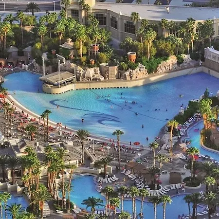 Mandalay Bay Resort And Casino By Suiteness-3